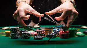 Chơi Live Casino trực tuyến với dealer chuyên nghiệp